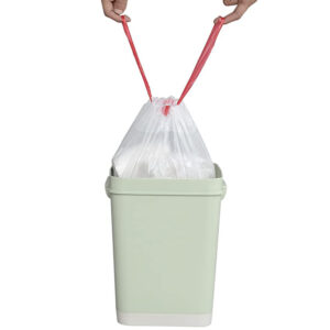 Drawtape trash bags on roll